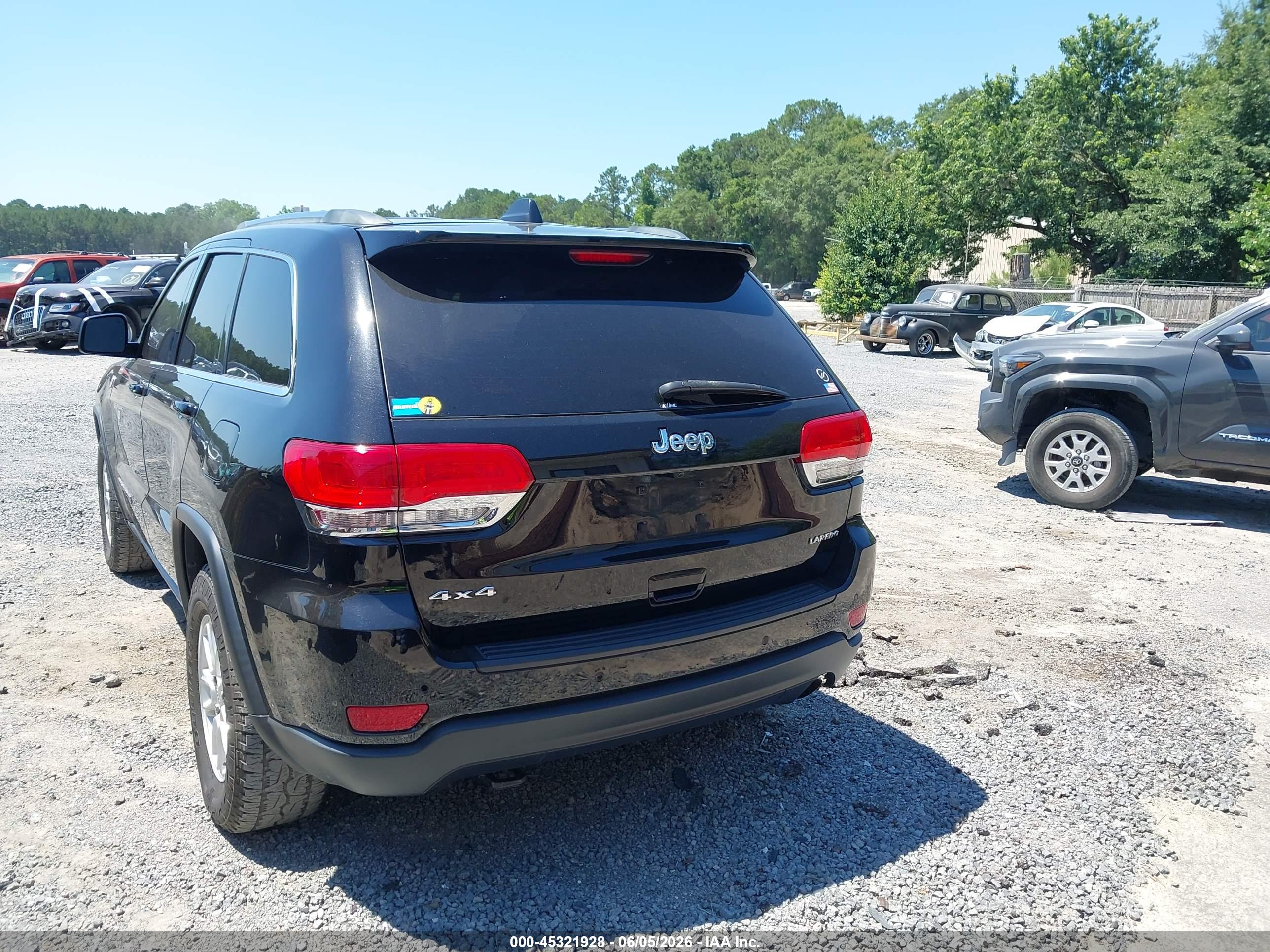 2019 JEEP GRAND CHEROKEE LAREDO E 4X4