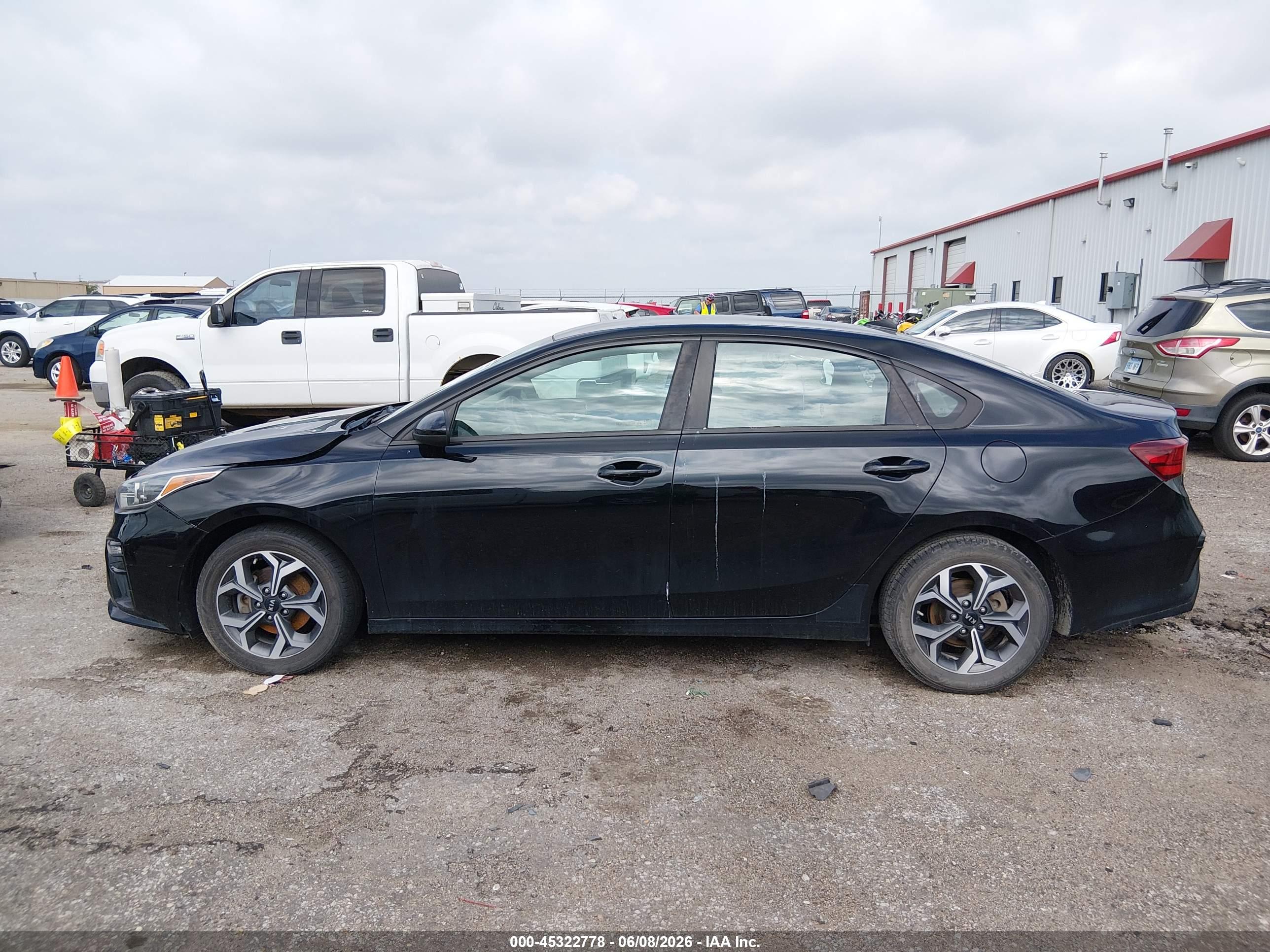 2019 KIA FORTE LXS