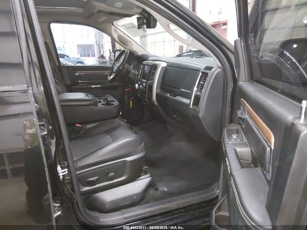 2017 RAM 1500 LARAMIE  4X4 6'4 BOX
