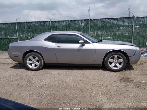 2013 DODGE CHALLENGER SXT