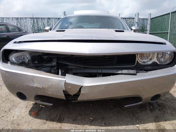 2013 DODGE CHALLENGER SXT