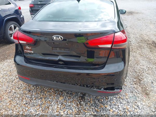 2017 KIA FORTE LX
