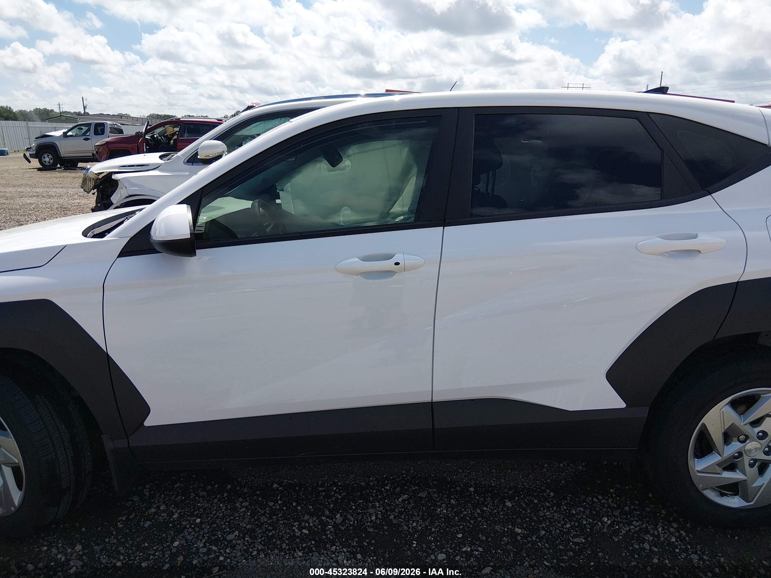 2025 HYUNDAI KONA SE