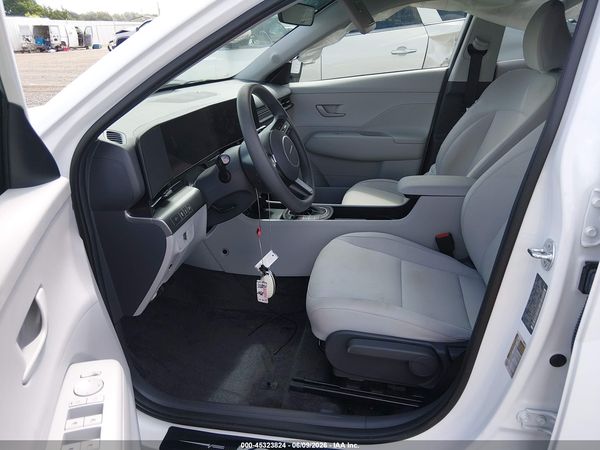 2025 HYUNDAI KONA SE