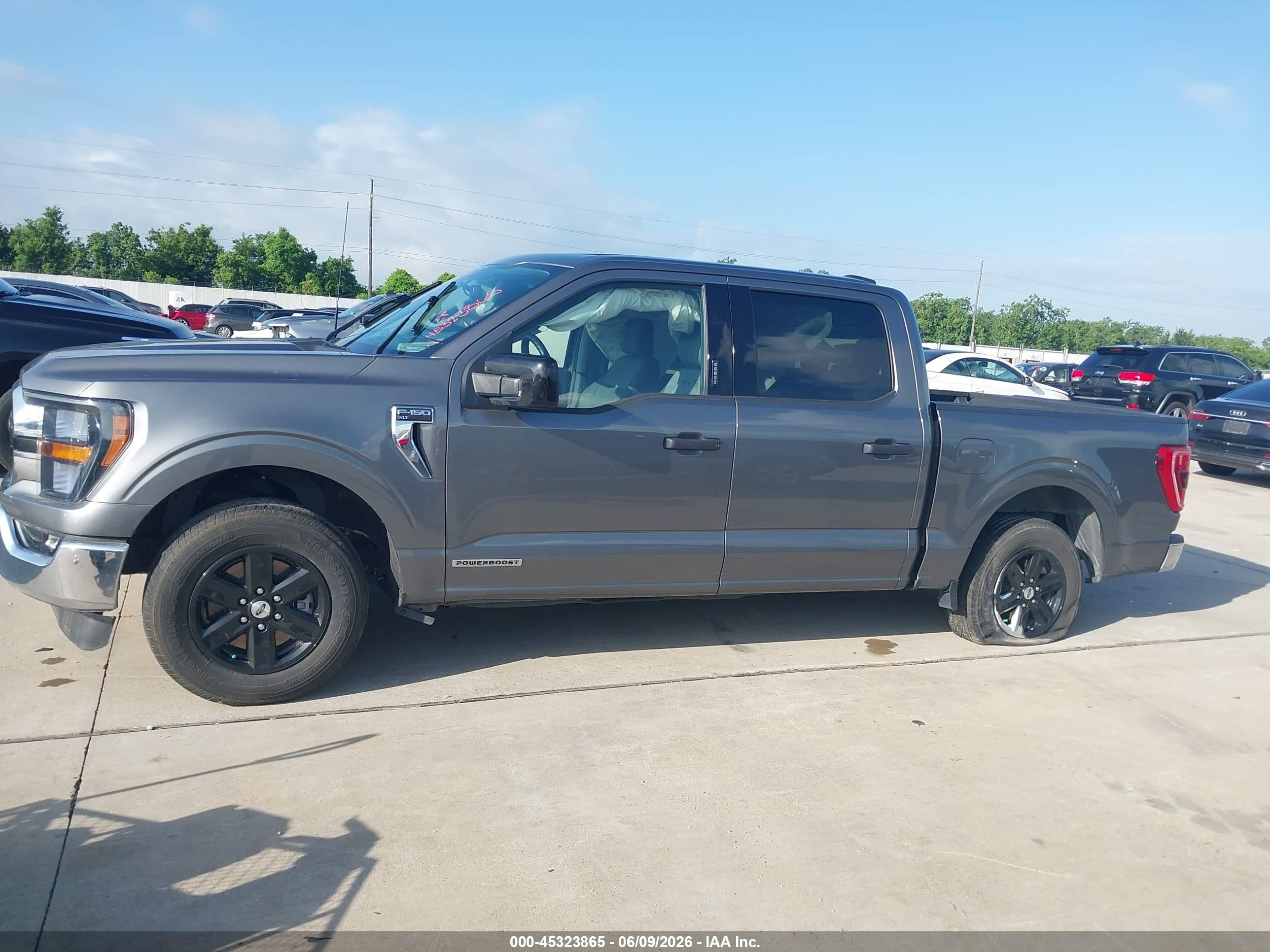 2023 FORD F-150 XLT
