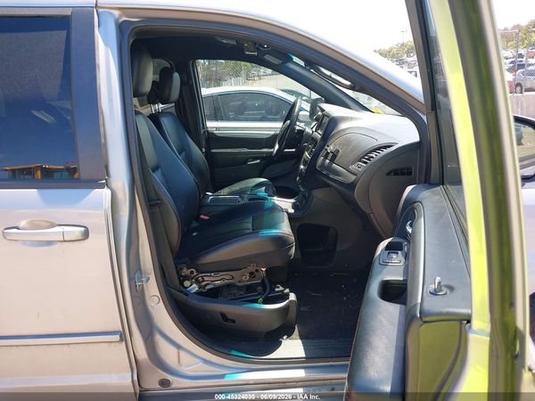 2017 DODGE GRAND CARAVAN GT — I5