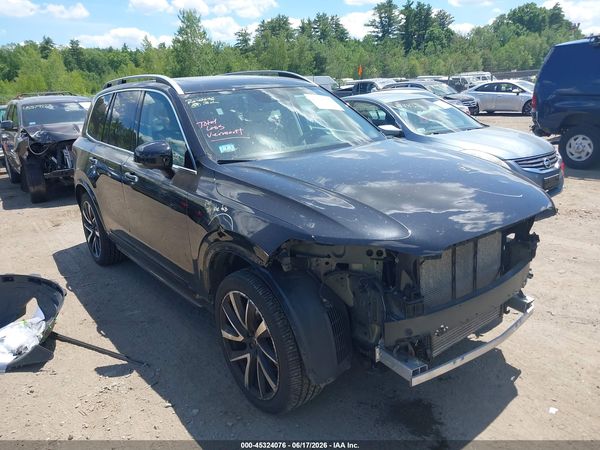 2018 VOLVO XC90 T6 MOMENTUM