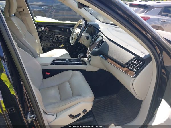 2018 VOLVO XC90 T6 MOMENTUM