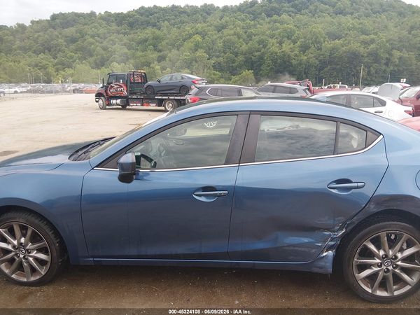 2018 MAZDA MAZDA3 TOURING