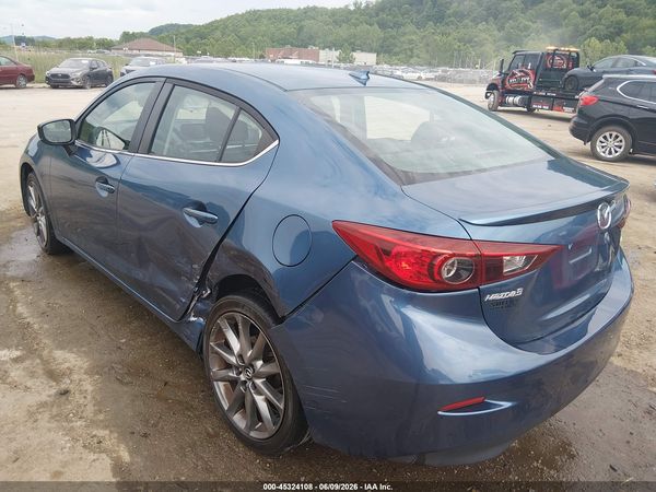 2018 MAZDA MAZDA3 TOURING