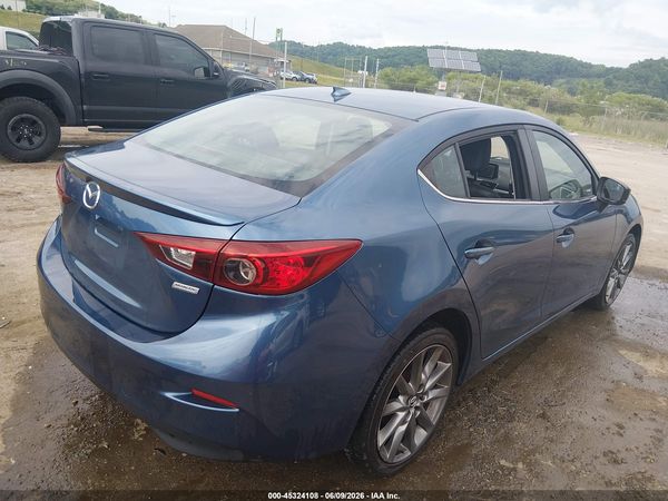 2018 MAZDA MAZDA3 TOURING