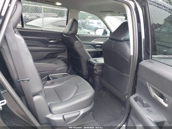 2026 TOYOTA GRAND HIGHLANDER XLE