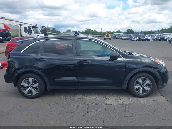 2017 KIA NIRO LX