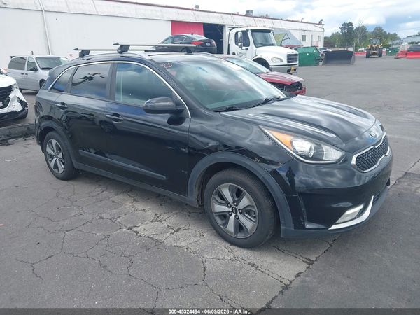 2017 KIA NIRO LX