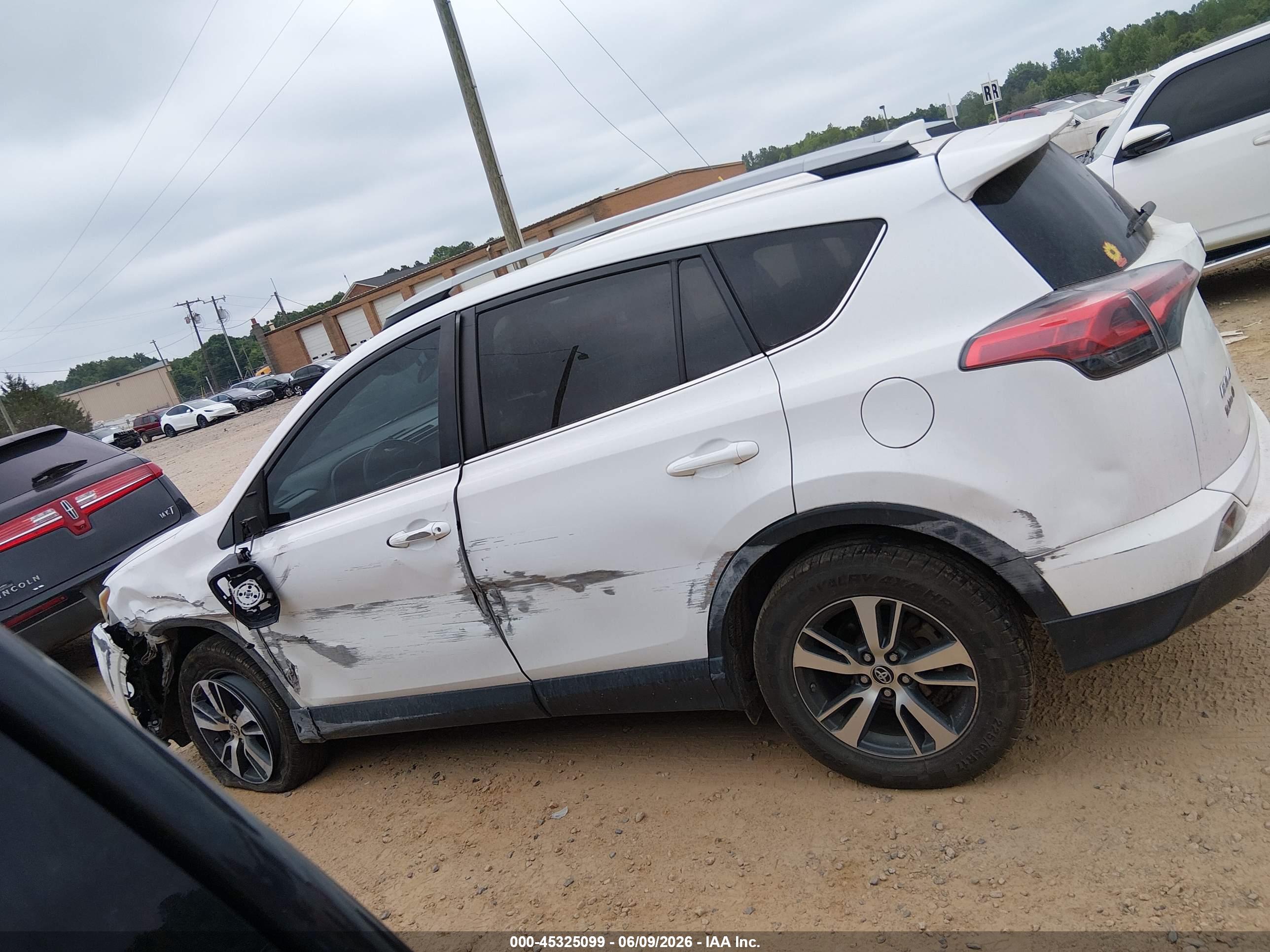 2017 TOYOTA RAV4 XLE