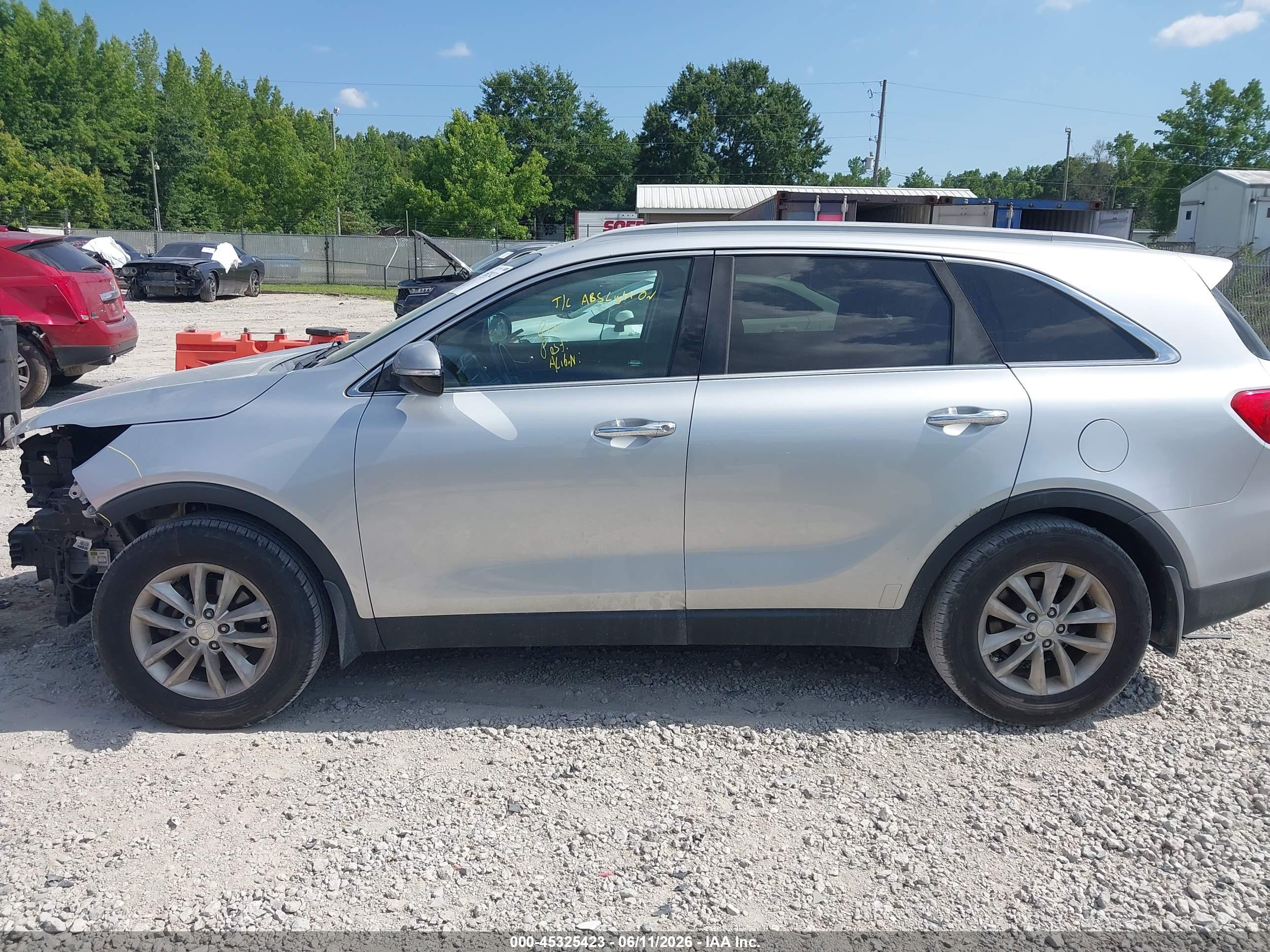 2016 KIA SORENTO 2.4L LX