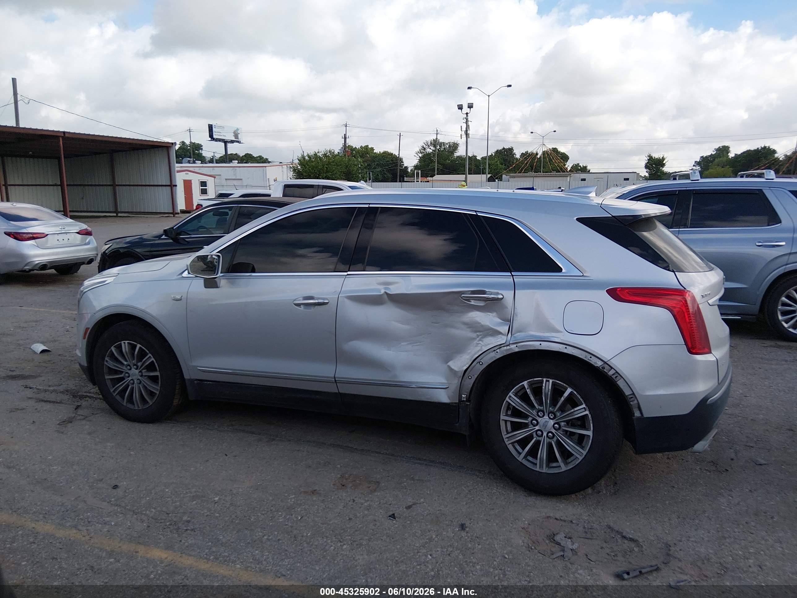 2019 CADILLAC XT5 LUXURY