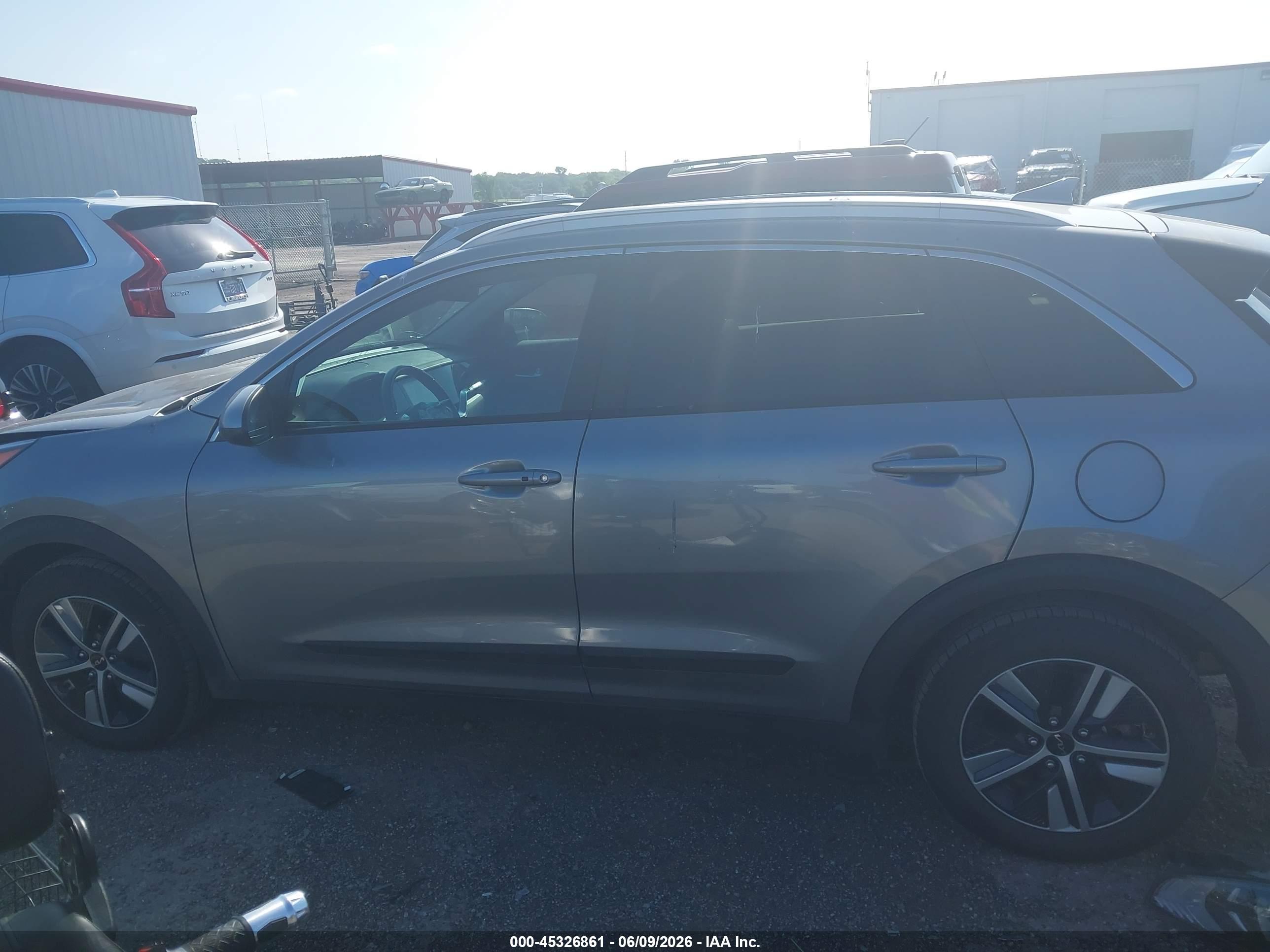 2022 KIA NIRO LXS