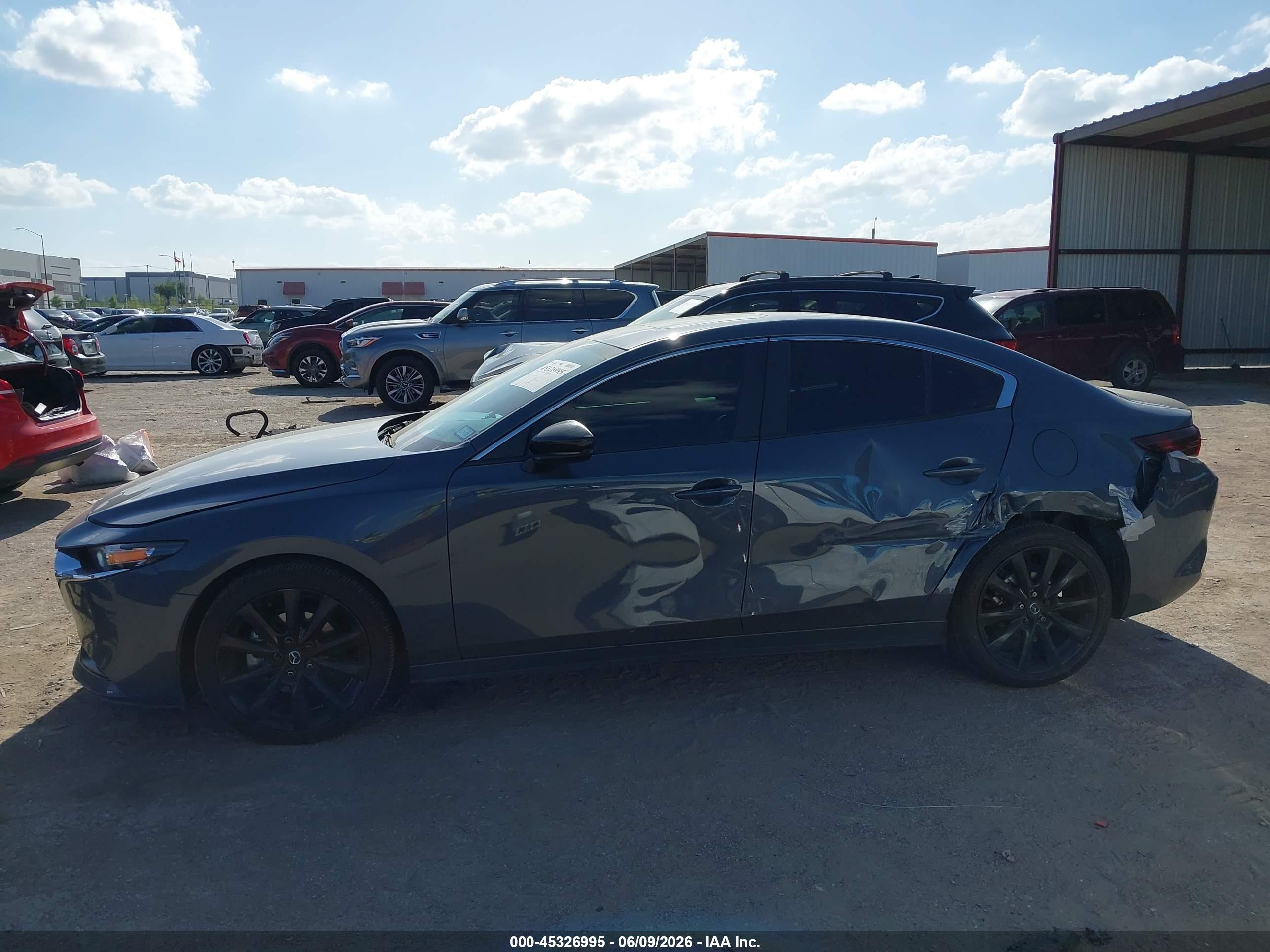 2023 MAZDA MAZDA3 2.5 S CARBON EDITION