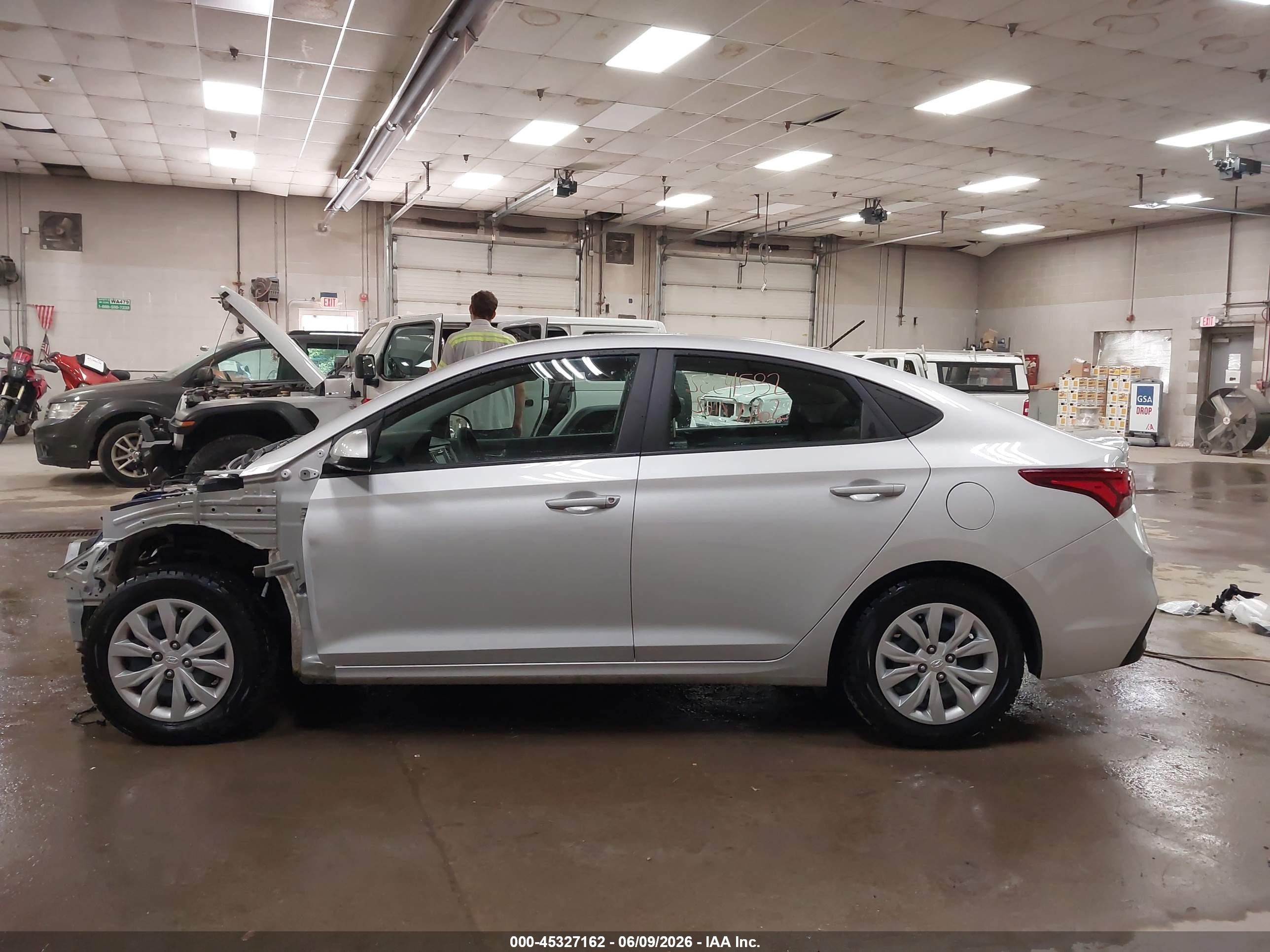 2022 HYUNDAI ACCENT SE