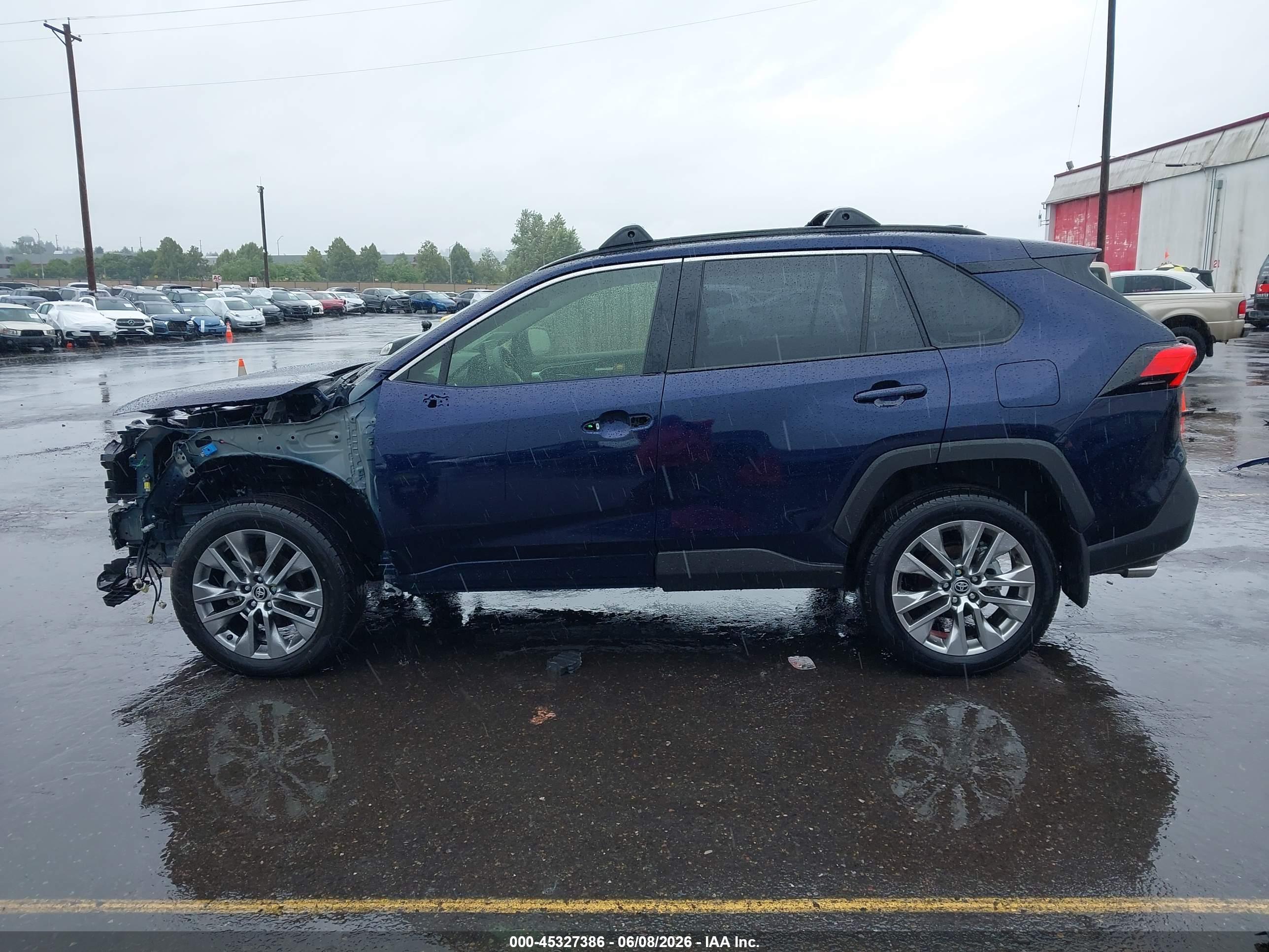 2025 TOYOTA RAV4 XLE PREMIUM