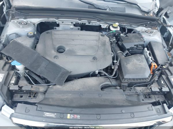 2025 VOLVO XC40 B5 CORE BRIGHT THEME
