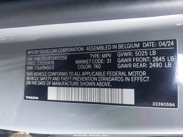 2025 VOLVO XC40 B5 CORE BRIGHT THEME