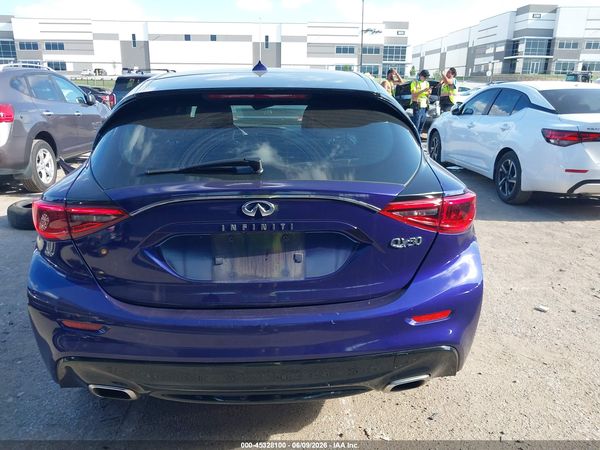 2017 INFINITI QX30