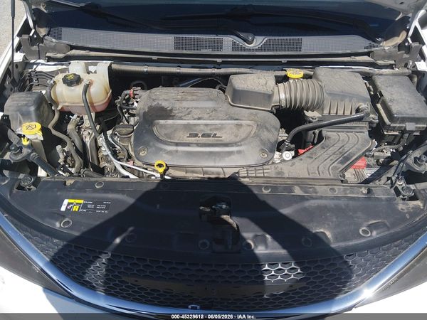 2021 CHRYSLER VOYAGER LX