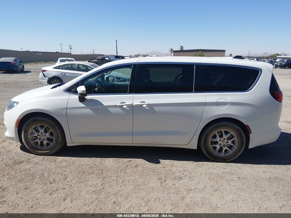 2021 CHRYSLER VOYAGER LX
