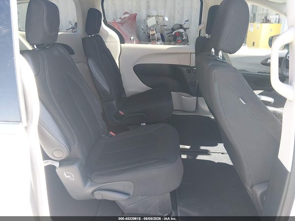 2021 CHRYSLER VOYAGER LX