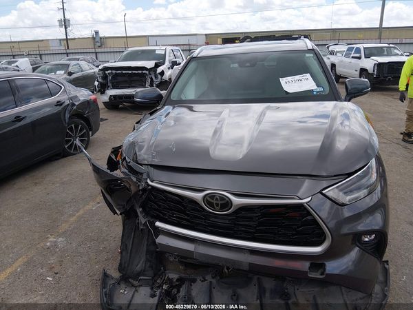 2021 TOYOTA HIGHLANDER XLE