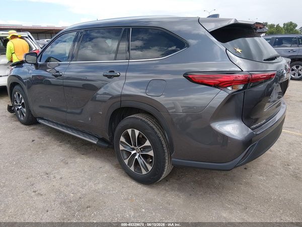 2021 TOYOTA HIGHLANDER XLE