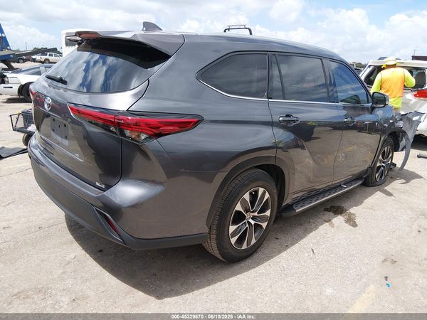 2021 TOYOTA HIGHLANDER XLE