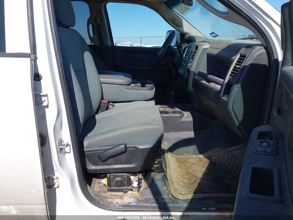 2018 RAM 3500 CHASSIS TRADESMAN/SLT/LARAMIE