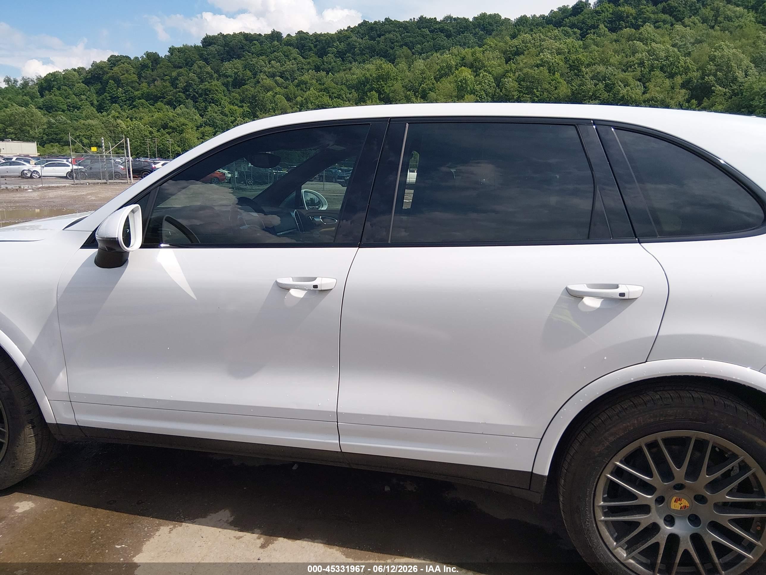 2017 PORSCHE CAYENNE PLATINUM EDITION