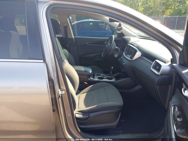 2017 KIA SORENTO 2.4L LX