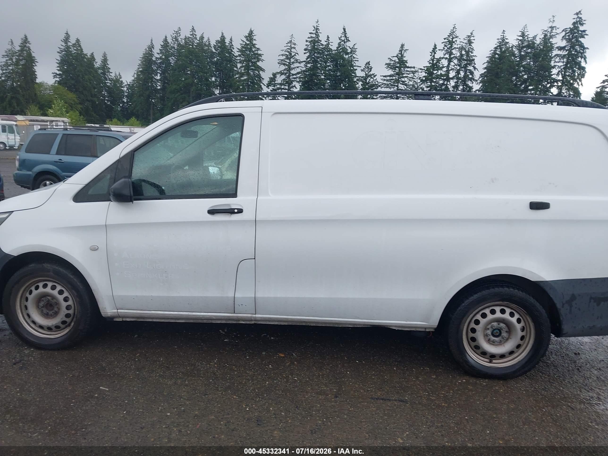 2018 MERCEDES-BENZ METRIS