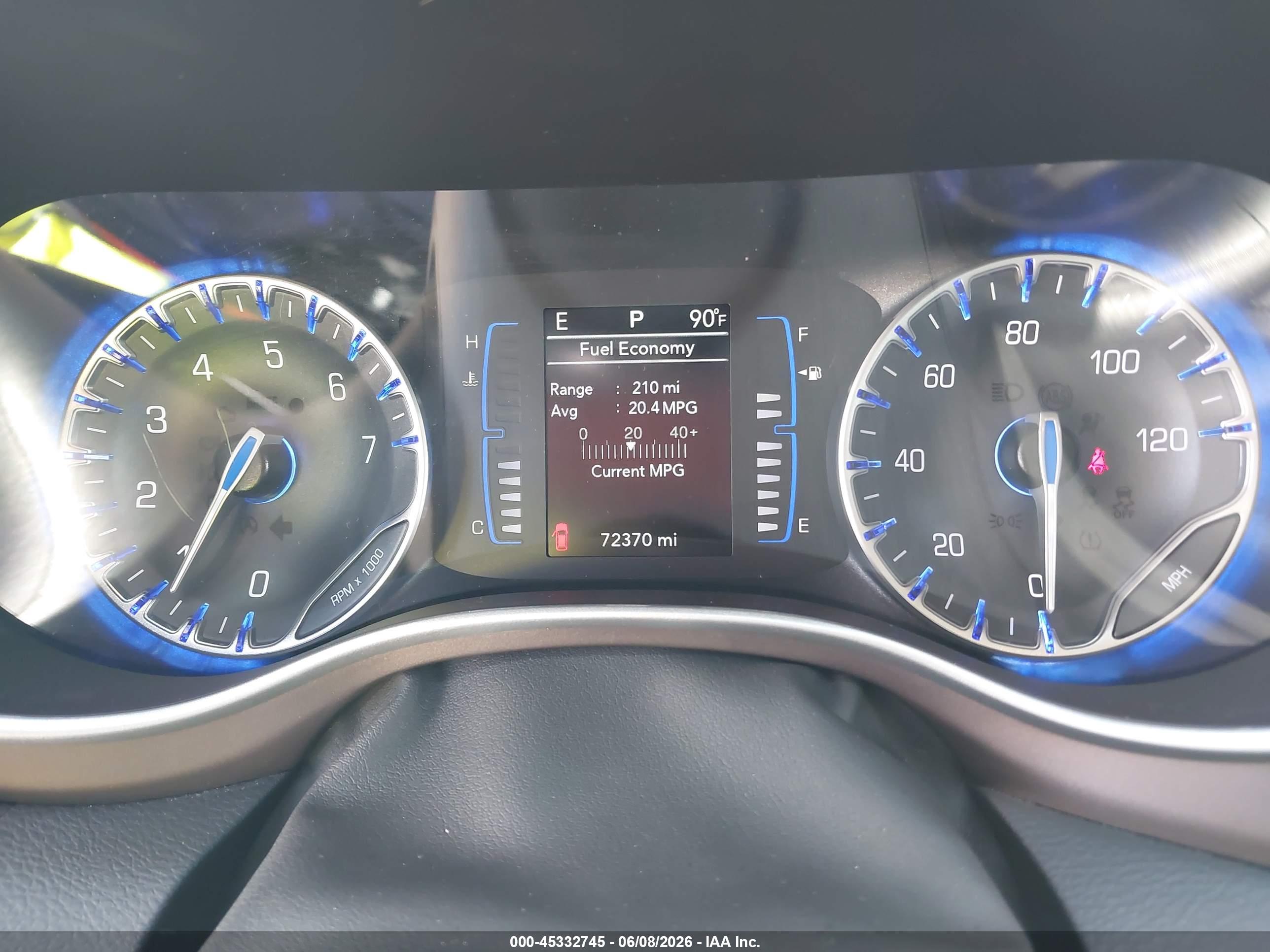 2021 CHRYSLER VOYAGER LX