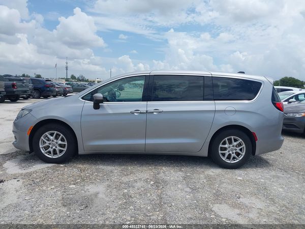2021 CHRYSLER VOYAGER LX