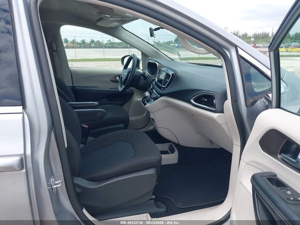 2021 CHRYSLER VOYAGER LX