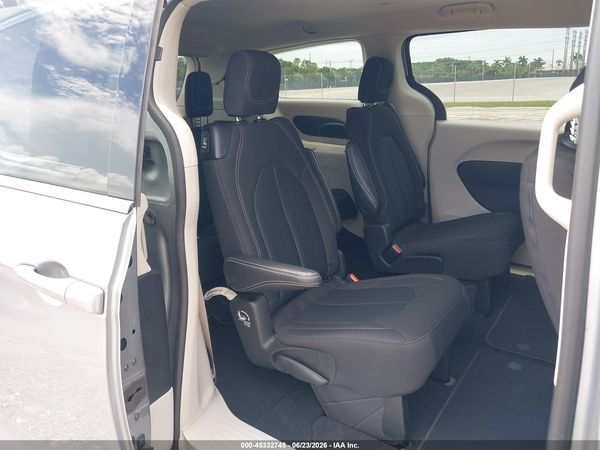 2021 CHRYSLER VOYAGER LX