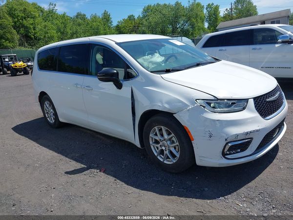 2024 CHRYSLER PACIFICA TOURING L — I1