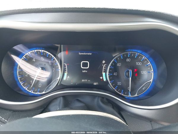 2024 CHRYSLER PACIFICA TOURING L — I7