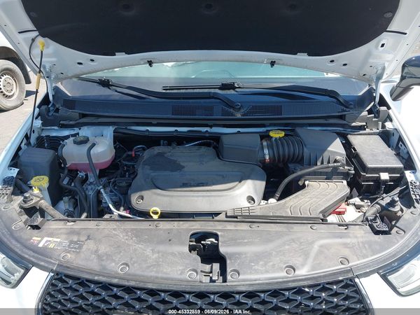 2024 CHRYSLER PACIFICA TOURING L — I10