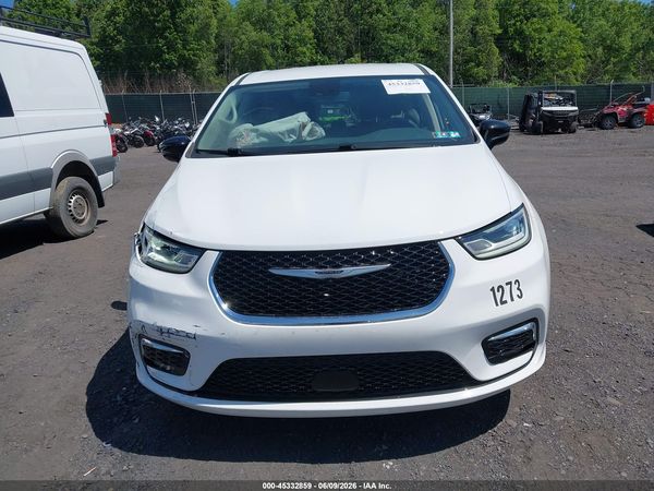 2024 CHRYSLER PACIFICA TOURING L — I115