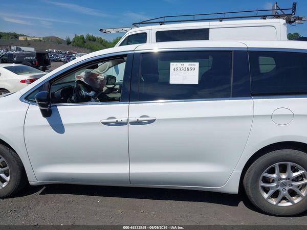 2024 CHRYSLER PACIFICA TOURING L — I117