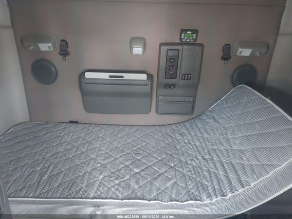 2019 VOLVO VNL