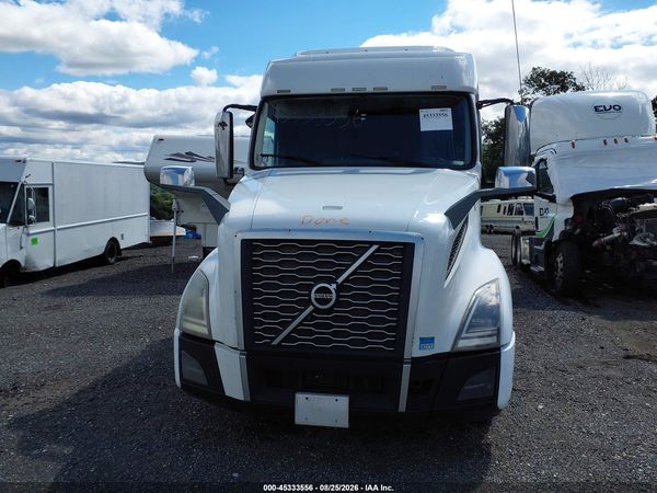2019 VOLVO VNL