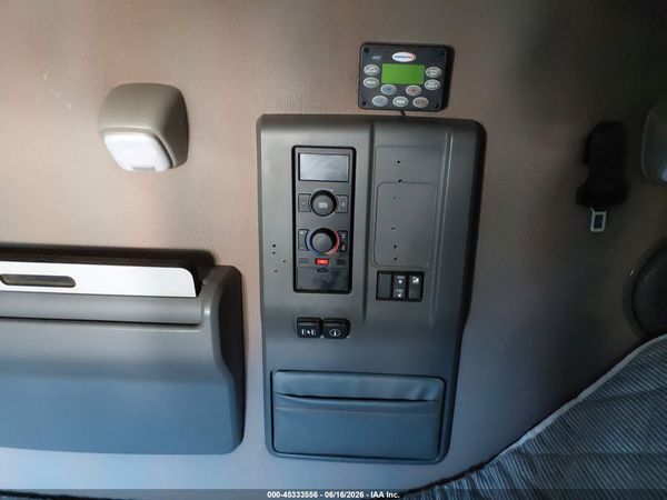 2019 VOLVO VNL